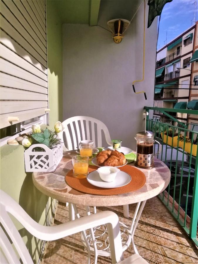 Apartamento En El Centro De Alicante Exteriör bild
